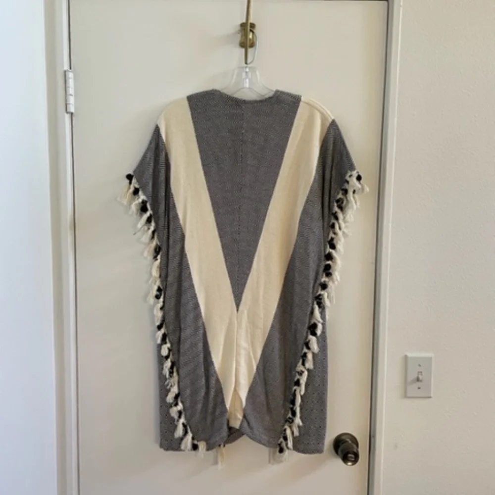 Koza Chevron Tunic, Coverup, size M - Picture 4 of 4